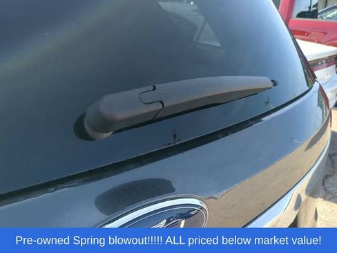Used 2017 Ford Explorer XLT FWD image 12