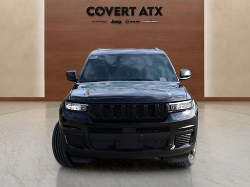 New 2025 Jeep Grand Cherokee L Altitude RWD image 8
