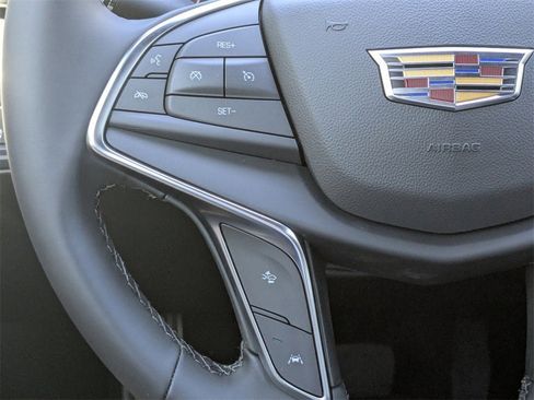 New 2026 Cadillac XT5 Luxury image 28