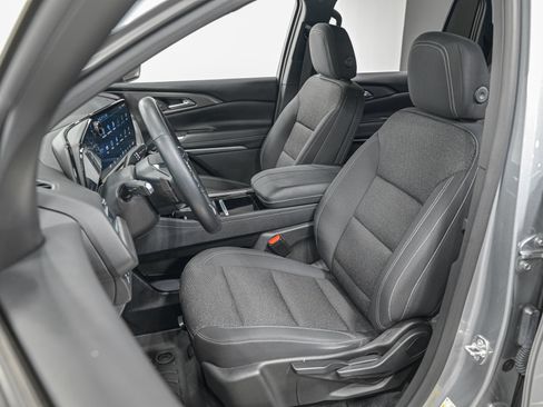 Used 2024 Chevrolet Traverse LS FWD image 15