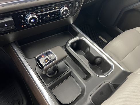 Used 2023 GMC Sierra 1500 SLT image 31