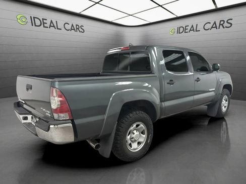 Used 2014 Toyota Tacoma PreRunner w/ SR5 Package RWD image 5