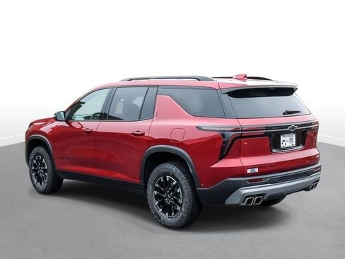 Used 2025 Chevrolet Traverse Z71 w/ Enhanced Driving Package image 6