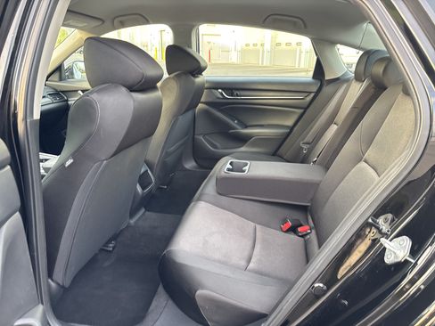 Used 2022 Honda Accord LX image 32