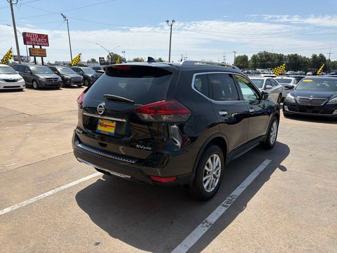 Used 2018 Nissan Rogue SV AWD/4WD image 5