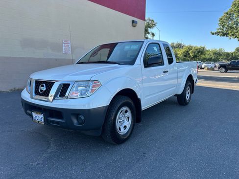 Used 2019 Nissan Frontier S RWD image 1