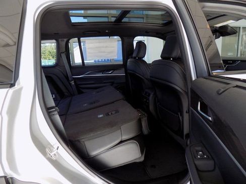 New 2025 Jeep Grand Cherokee Limited w/ Luxury Tech Group II RWD image 26