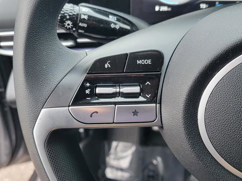 Certified 2024 Hyundai Elantra SEL image 24