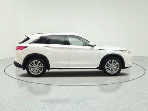 Used 2023 INFINITI QX50 Luxe FWD image 4