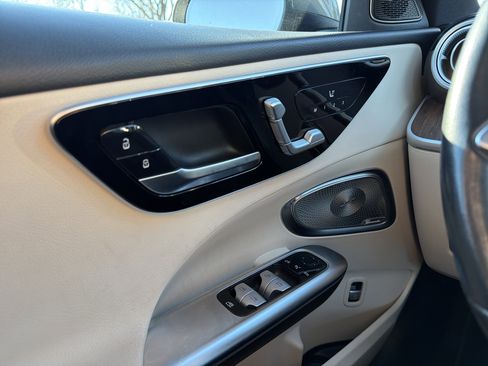 Used 2022 Mercedes-Benz C 300 4MATIC Sedan w/ Exclusive Trim Package image 24