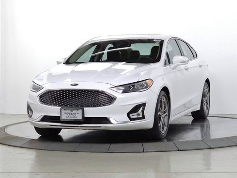 Used 2020 Ford Fusion Titanium FWD image 3