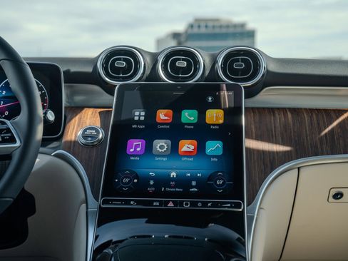 Certified 2026 Mercedes-Benz GLC 300 4MATIC image 24