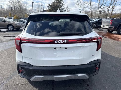 New 2026 Kia Seltos LX image 3