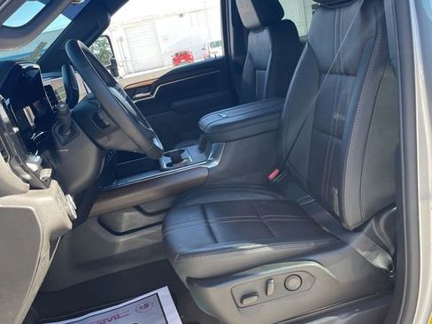 Used 2025 Chevrolet Silverado 2500 High Country w/ Technology Package image 19