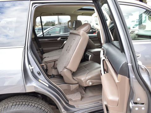 Used 2015 Lexus GX 460 w/ Premium Package AWD/4WD image 28