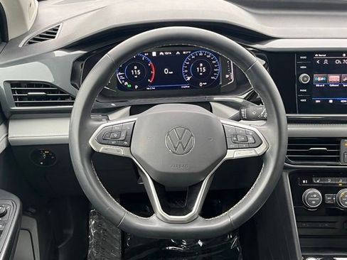 Used 2022 Volkswagen Taos SEL image 11