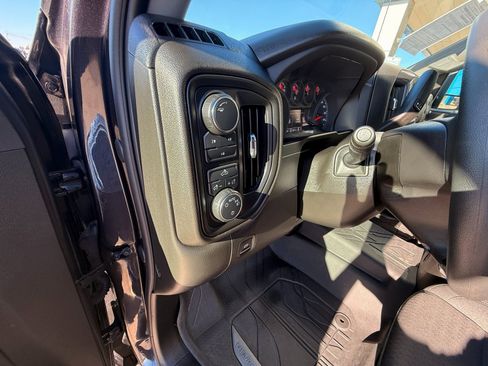 Used 2024 Chevrolet Silverado 2500 Custom w/ Custom Convenience Package image 9