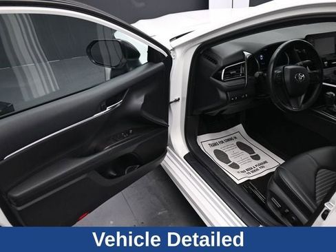 Used 2022 Toyota Camry SE w/ Convenience Package image 16