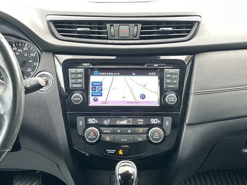 Used 2017 Nissan Rogue SL image 27