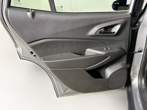 Used 2024 Chevrolet Trax RS w/ Sunroof Package image 26