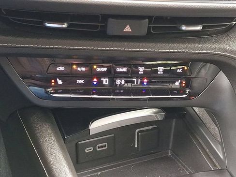 Certified 2022 Buick Envision Essence w/ Safety Package FWD image 17