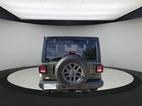 Used 2024 Jeep Wrangler Sport AWD/4WD image 6