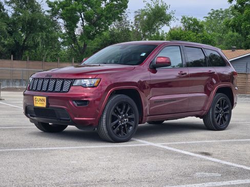 Used 2018 Jeep Grand Cherokee Altitude image 7