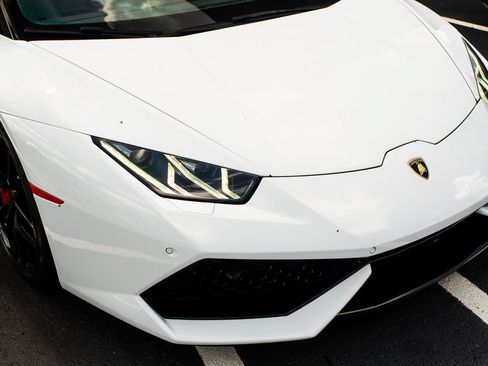 Used 2017 Lamborghini Huracan LP 610-4 AWD/4WD image 5