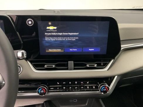 New 2026 Chevrolet Equinox LT w/ Convenience Package II FWD image 15