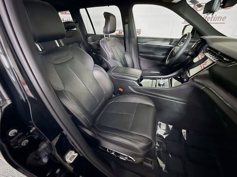 Used 2023 Jeep Grand Cherokee Overland w/ Luxury Tech Group IV image 35