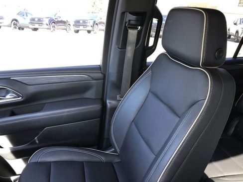 Used 2024 GMC Yukon XL SLT w/ SLT Luxury Package AWD/4WD image 24