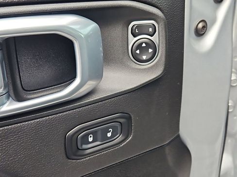 Used 2023 Jeep Wrangler Sahara w/ Cold Weather Group image 27