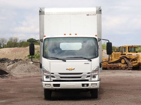 Used 2023 Chevrolet Low Cab Forward 5500XD RWD image 3