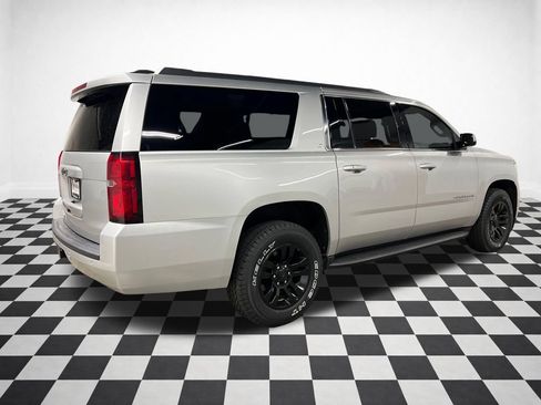 Used 2020 Chevrolet Suburban LT AWD/4WD image 8