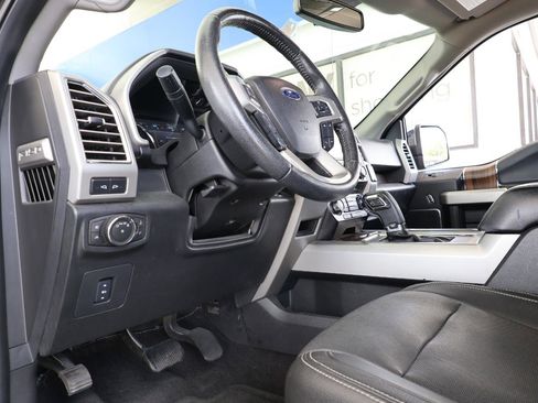 Used 2015 Ford F150 Lariat RWD image 38