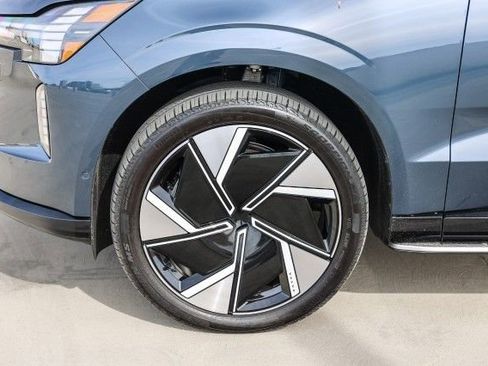 New 2025 Volvo EX90 Plus image 10