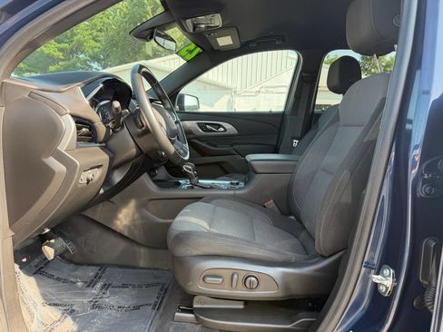 Used 2023 Chevrolet Traverse LT AWD/4WD image 5