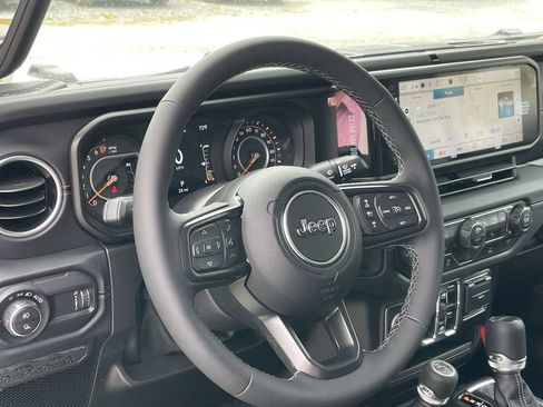New 2026 Jeep Gladiator Sport AWD/4WD image 14