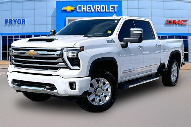 Used 2024 Chevrolet Silverado 2500 High Country w/ High Country Premium Package AWD/4WD image 3