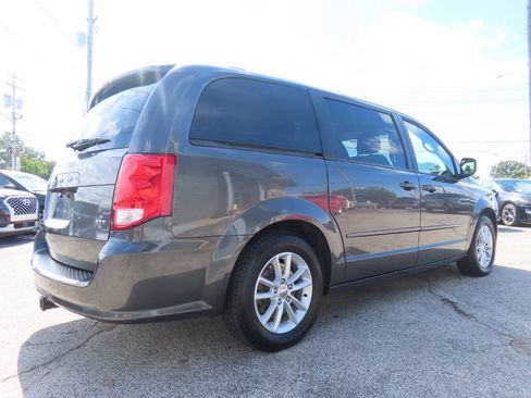 Used 2016 Dodge Grand Caravan SXT w/ Quick Order Package 29G SXT FWD image 2