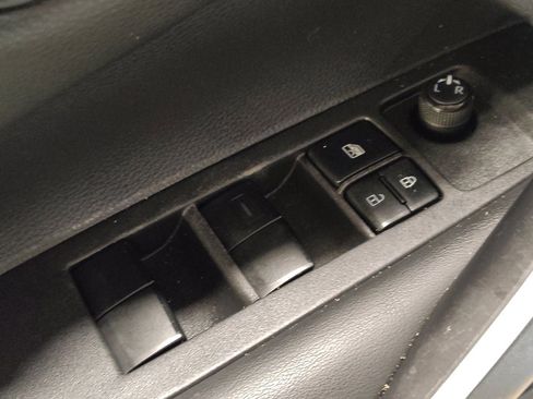 Used 2021 Toyota Corolla SE FWD image 27