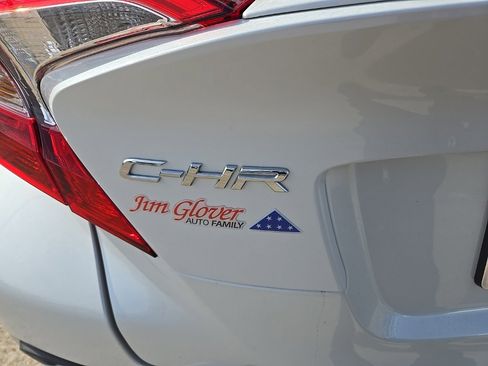 Used 2022 Toyota C-HR XLE image 35