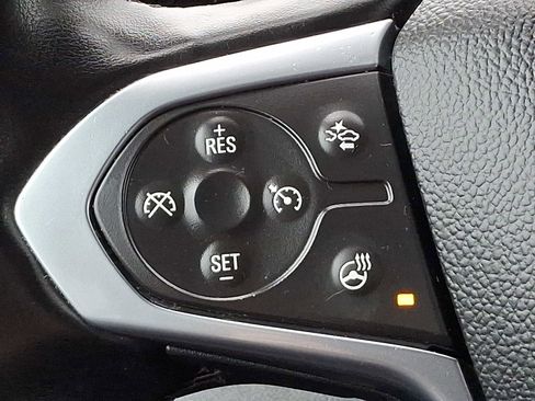 Used 2023 Chevrolet Traverse LT image 21