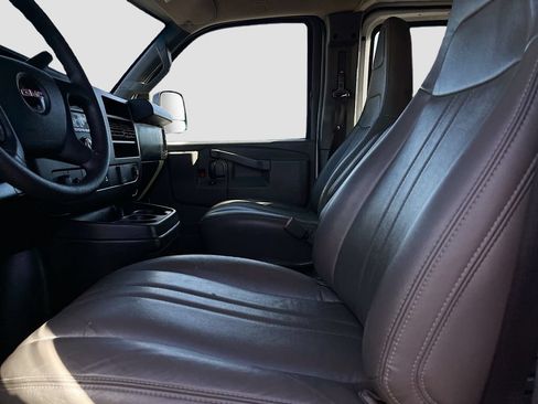 Used 2022 GMC Savana 2500 w/ Driver Convenience Package RWD image 19