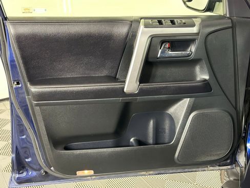 Used 2016 Toyota 4Runner SR5 image 36