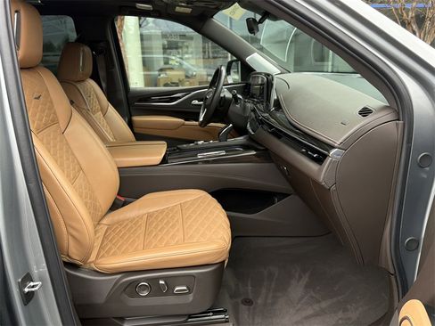 Certified 2024 Cadillac Escalade Sport w/ LPO, ONYX Package image 13