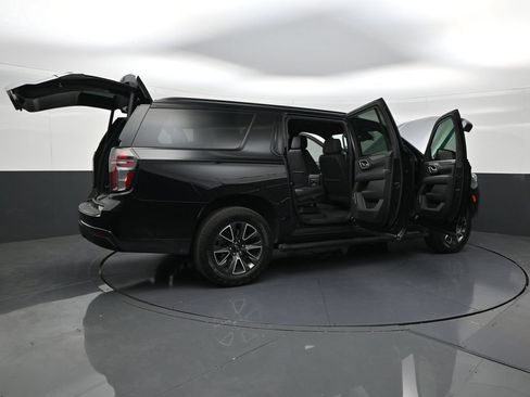 Used 2024 Chevrolet Suburban Z71 w/ Luxury Package AWD/4WD image 28