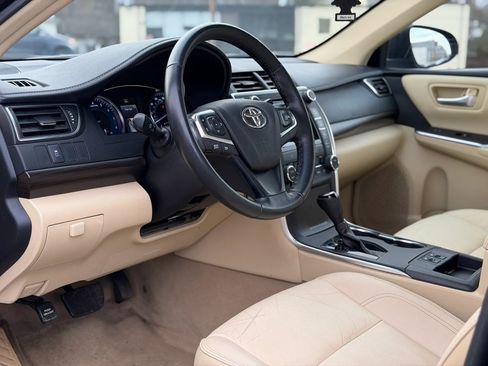 Used 2017 Toyota Camry XLE image 17