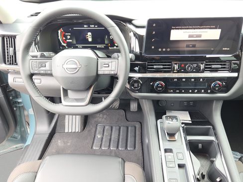 New 2026 Nissan Pathfinder SL image 14