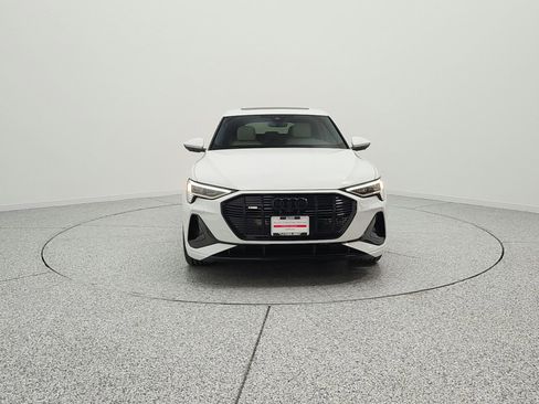 Used 2023 Audi e-tron Premium Plus w/ Premium Plus Package AWD/4WD image 2